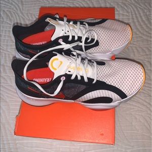 NWT Women’s Nike sneakers